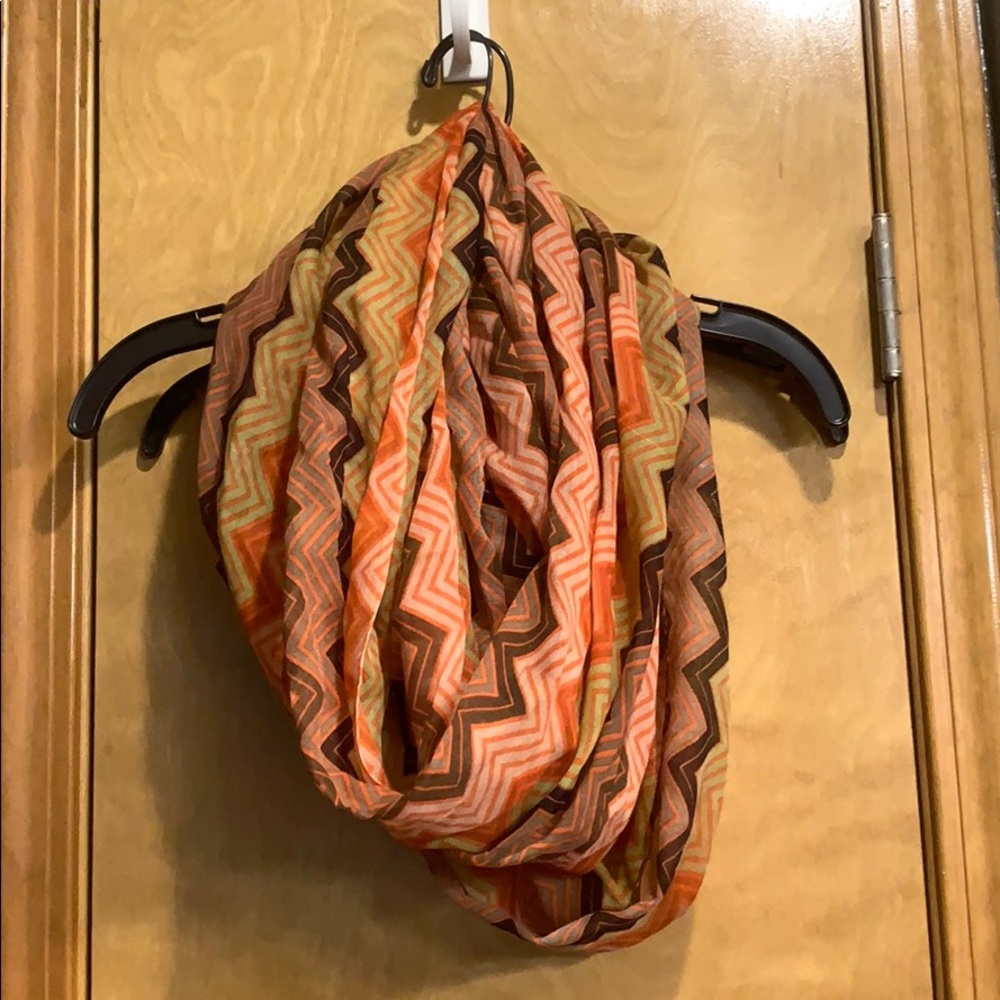 Aztec new Infinity scarf without tags